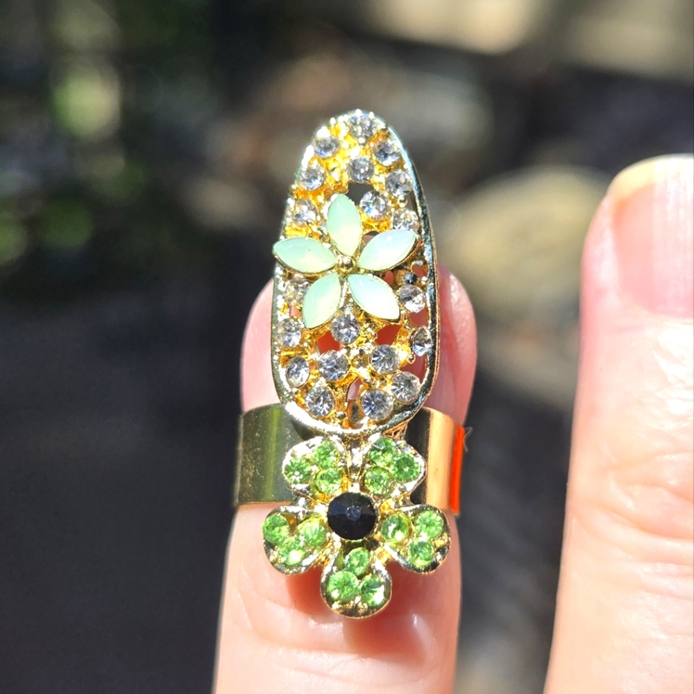 Green & Gold Floral Nail Ring with Vintage Charm - Picture 1 of 7